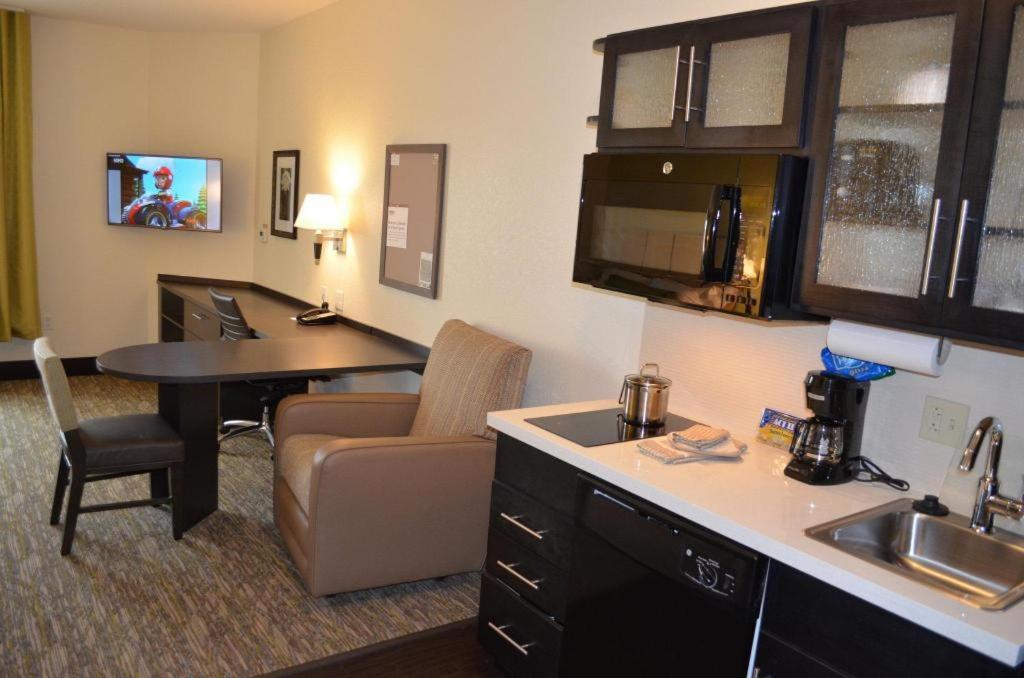 Candlewood Suites Saint Joseph By Ihg Dış mekan fotoğraf
