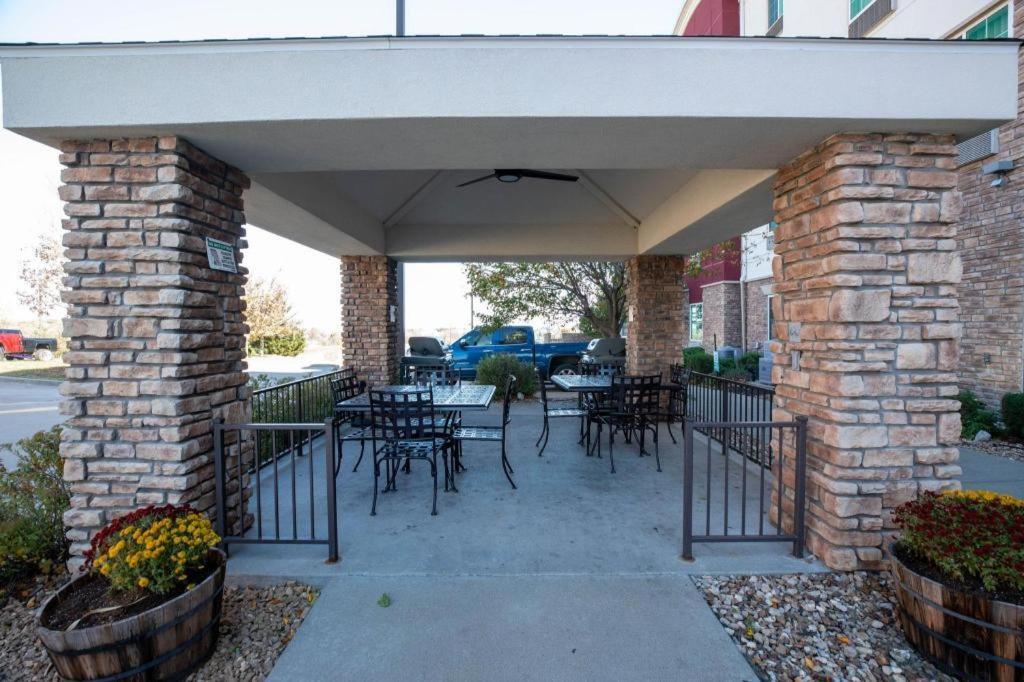 Candlewood Suites Saint Joseph By Ihg Dış mekan fotoğraf