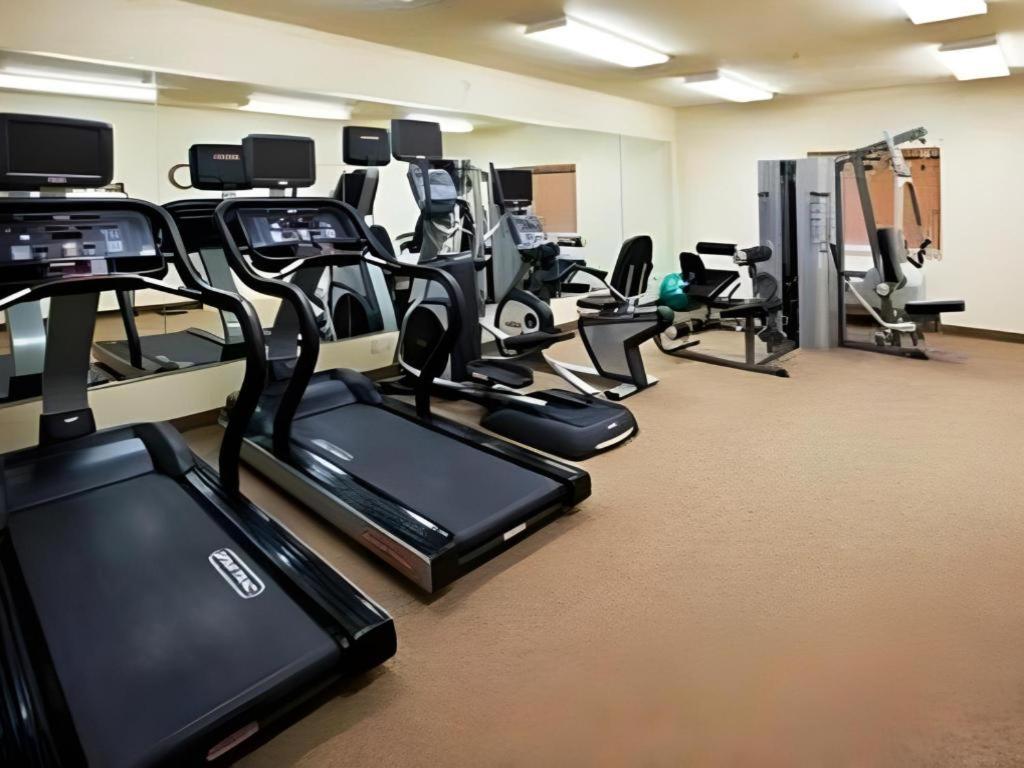 Candlewood Suites Saint Joseph By Ihg Dış mekan fotoğraf